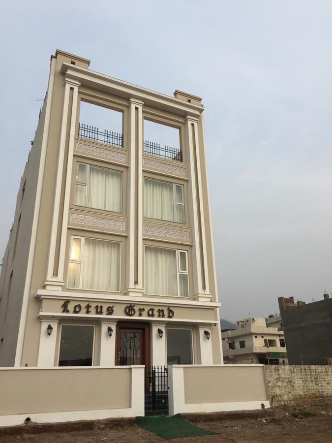Hotel Lotus Grand Akm Kālka Esterno foto