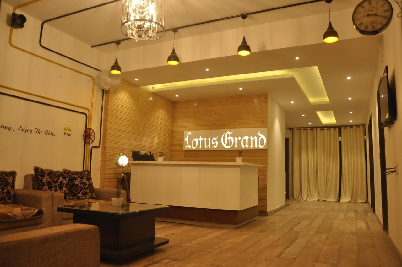 Hotel Lotus Grand Akm Kālka Esterno foto