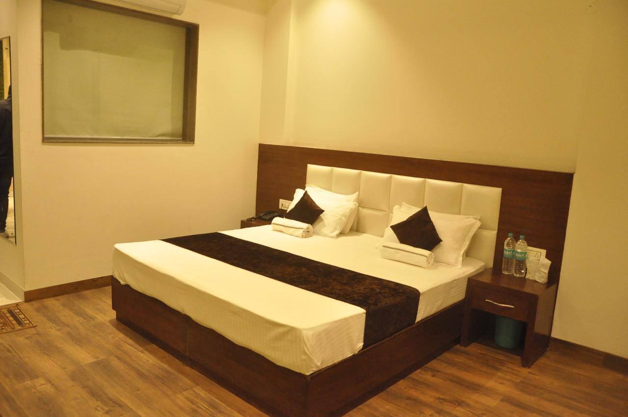 Hotel Lotus Grand Akm Kālka Esterno foto
